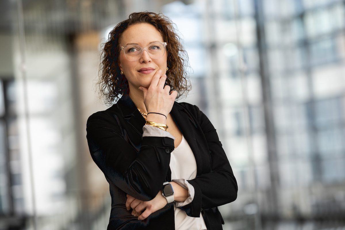 Portrait of Jenna Drenten, Marketing Professor in the Quinlan School of Business. (Photo: Lukas Keapproth)