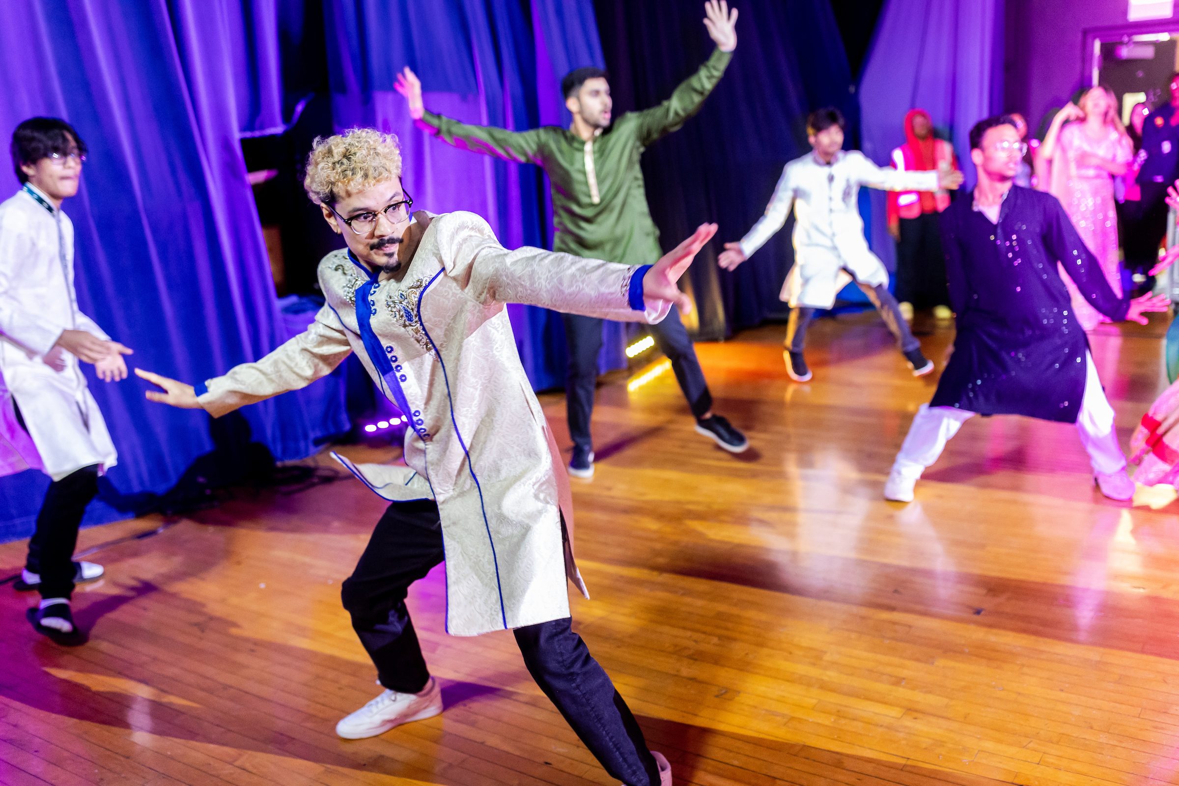 On with the show: Alum creates magic onstage at Sullivan High School