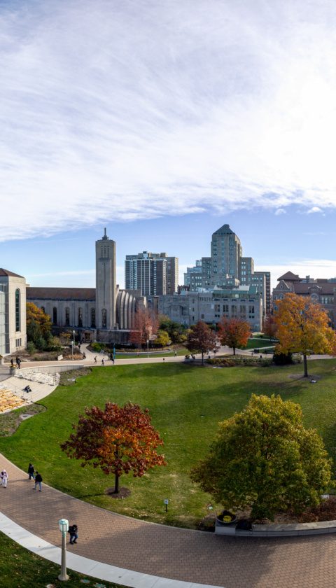 Fall colors pop on the Lake Shore Campus. (Photo: Lukas Keapproth)