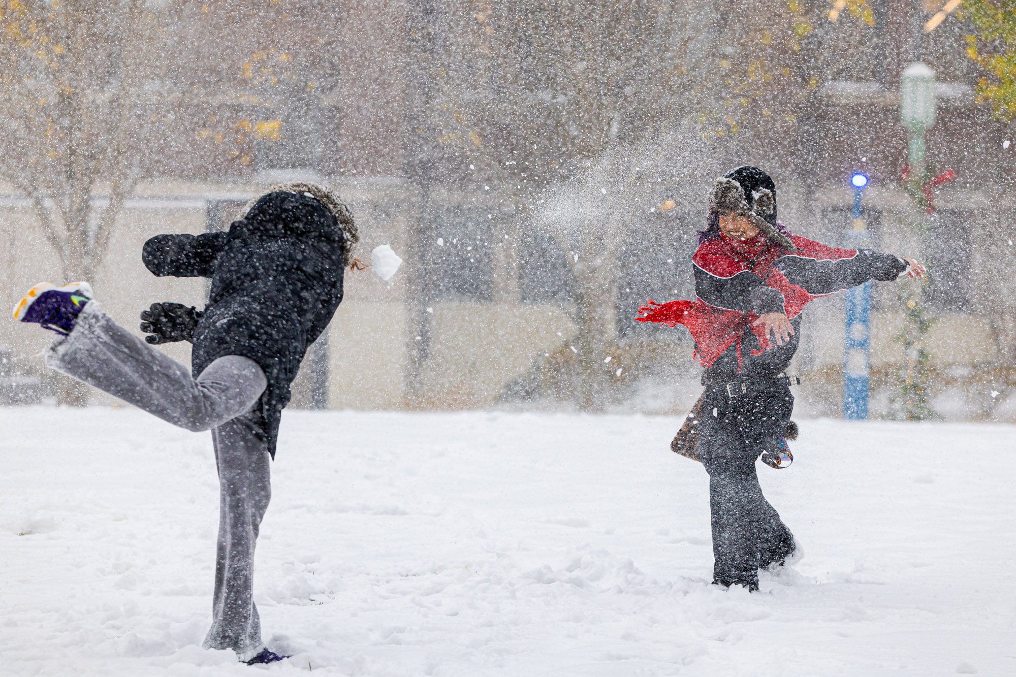 Blizzard-like conditions blanket the Lake Shore Campus with snow just before Thanksgiving break on November 21, 2024. (Photo: Lukas Keapproth)