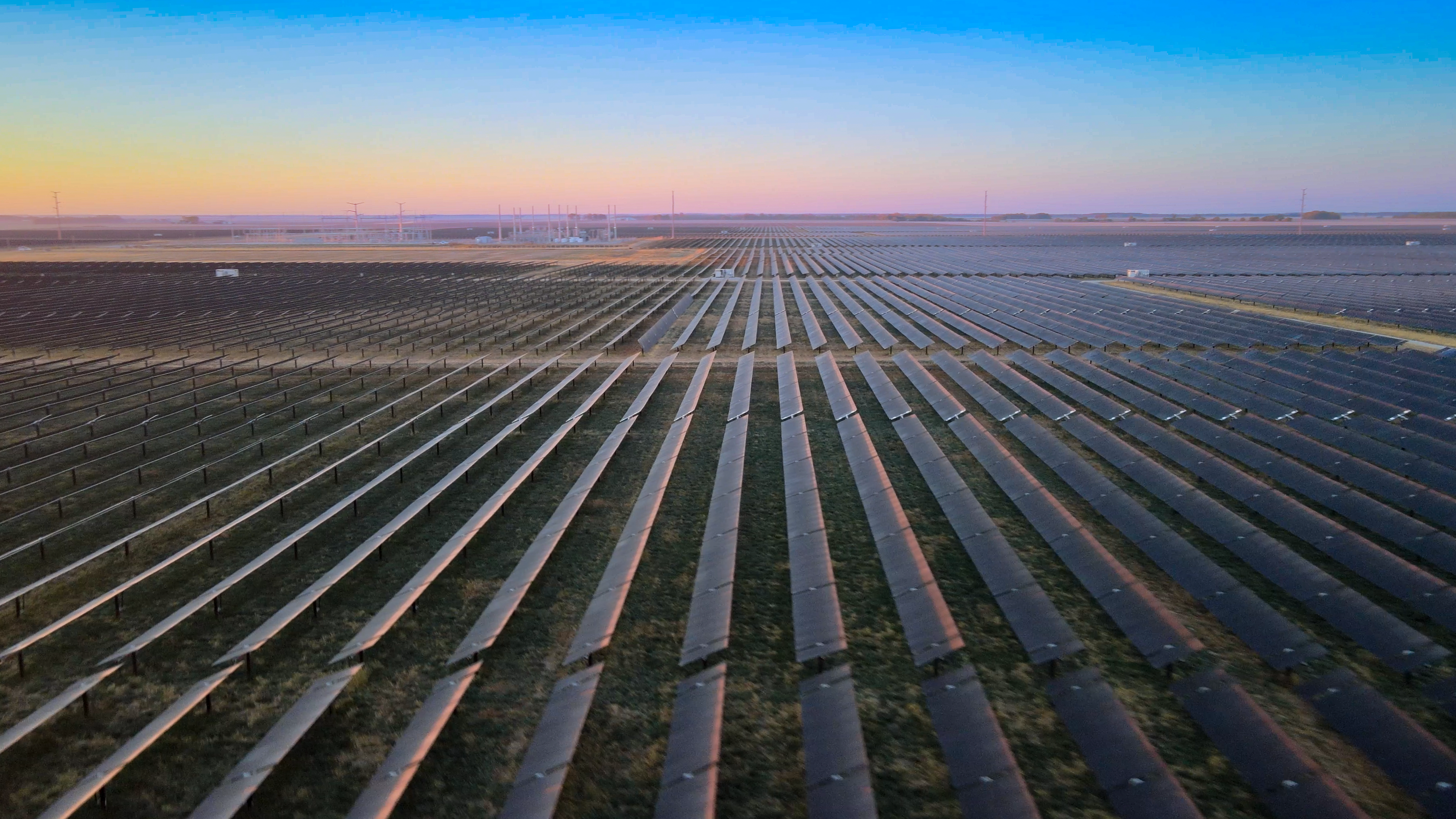 Image courtesy of Swift Current Energy. Aerial view of the Double Black Diamond Solar Farm in central Illinois. 