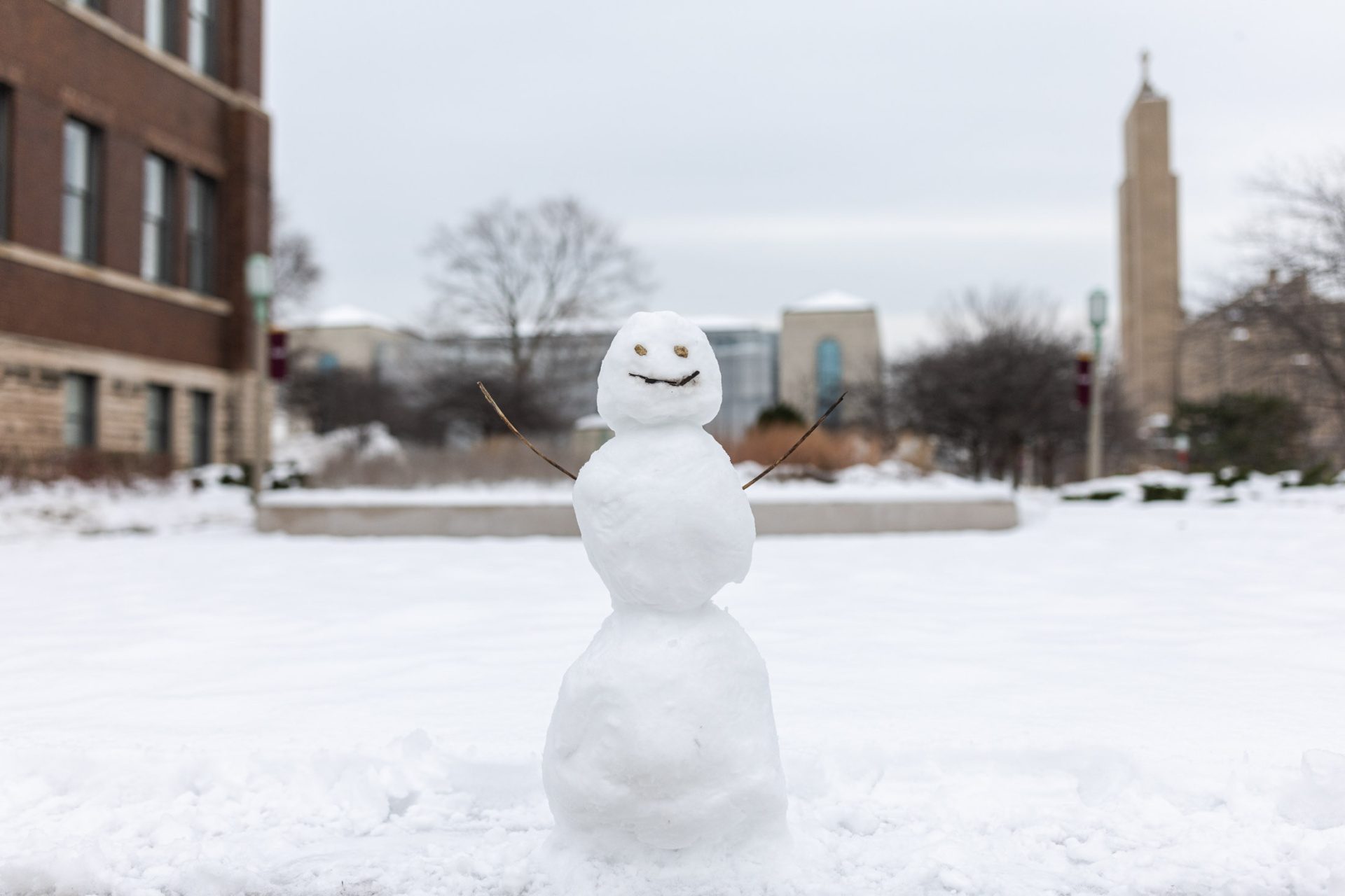 Winter sceens during finals week on the Lake Shore Campus, December 9, 2025.